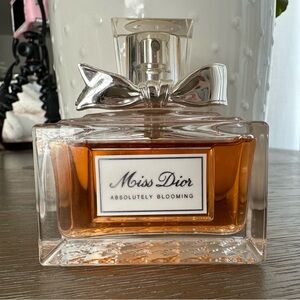 DIOR  1.7 Absolutely Blooming Eau de Parfum
